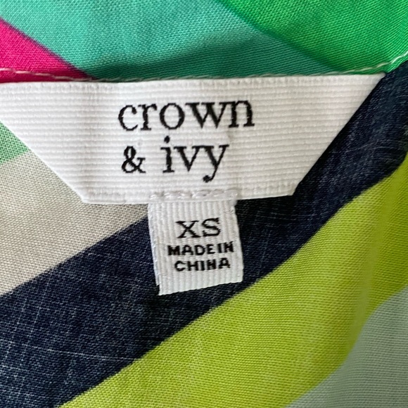 Crown and Ivy Top - Picture 3 of 4